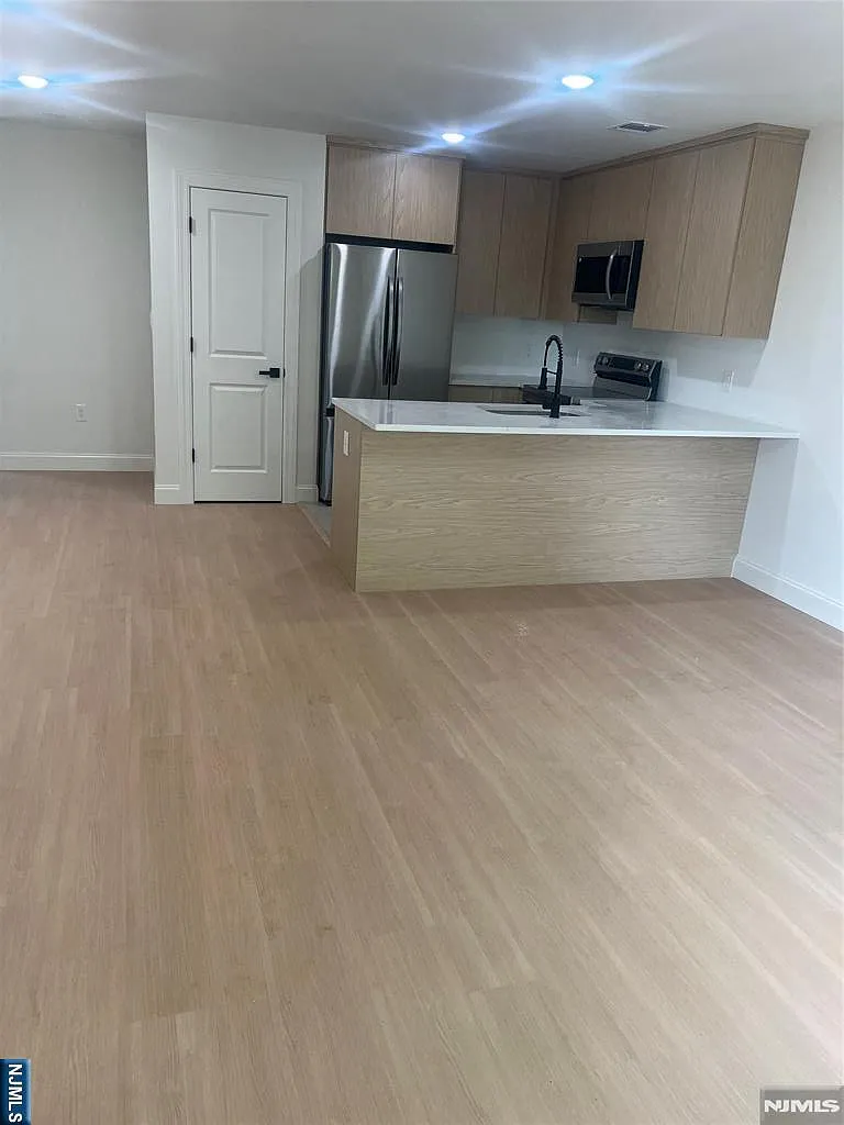 3 bed, 2.0 bath, $2,800 — Photo 3