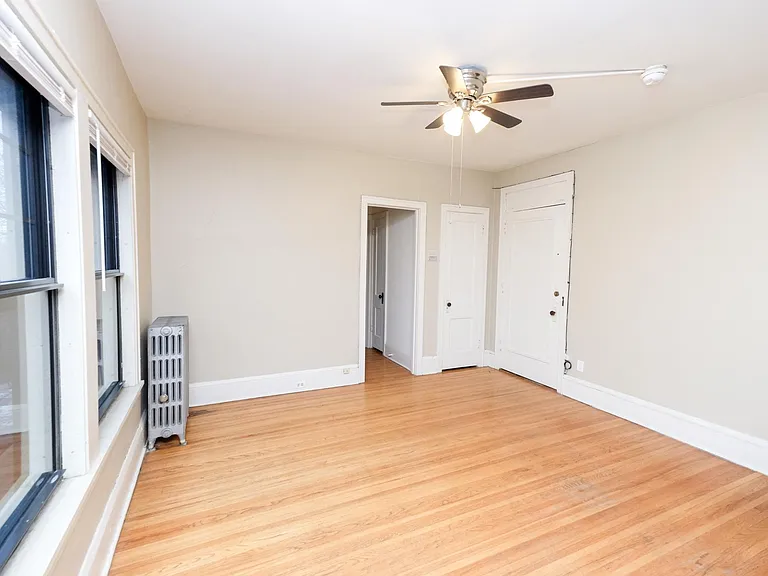 Garfield Court Apartments — Photo 6
