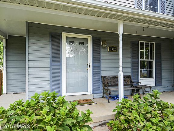 2nd image of 1012 Nelson Ct NE