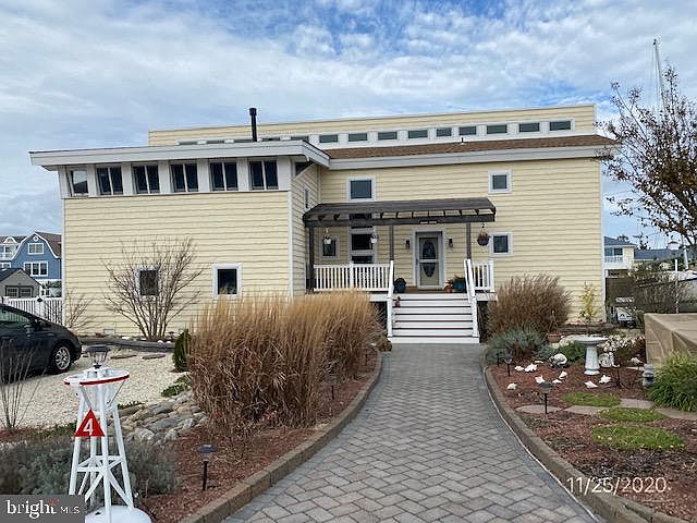 2nd image of 180 Marina Blvd