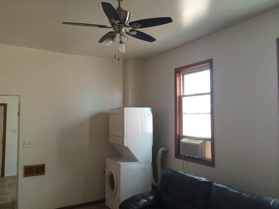 2nd image of 2455 W Cortland St #2