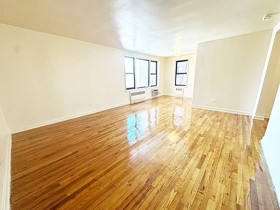 3rd image of 3515 Leverich St #5