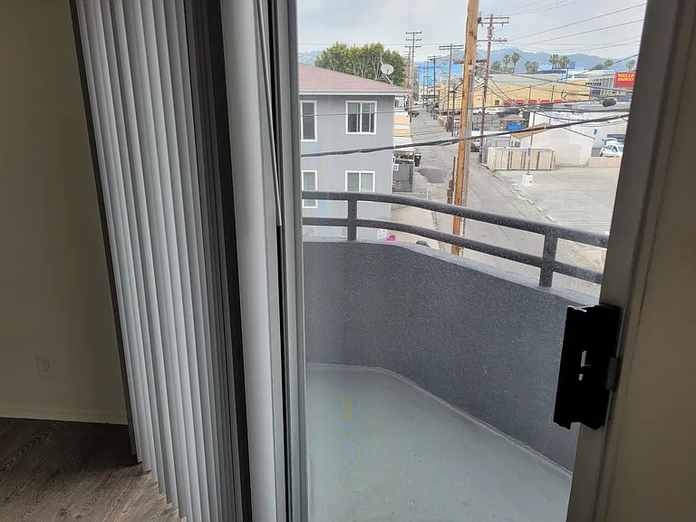 100 S Hayworth Ave #103 — Photo 15