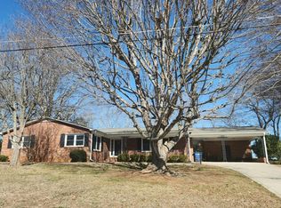 706 Hedrick Dr, Statesville, NC 28677