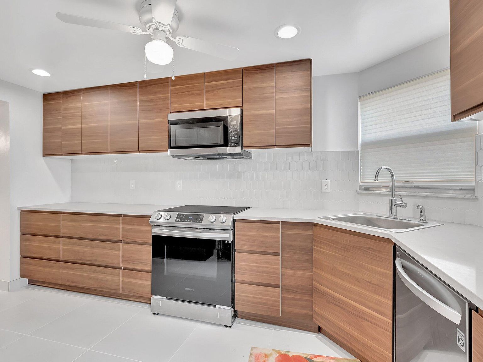 3590 Via Poinciana #205