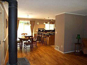 4th image of 255 Carrie St