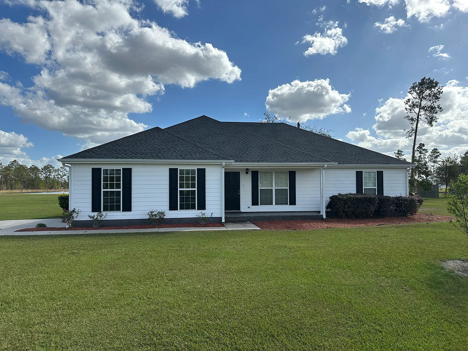177 Emerald Dr — Photo 2
