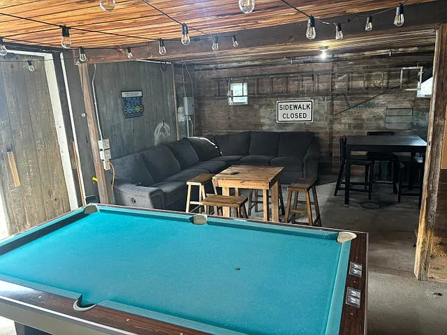 Garage (furniture & pool table not included)