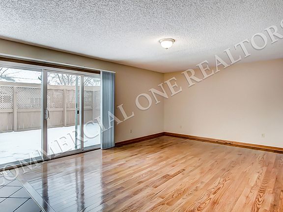 5th image of 5195 Aurora Dr