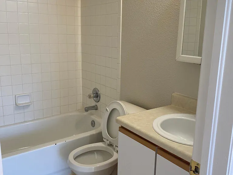 3390 S Elm St — Photo 15