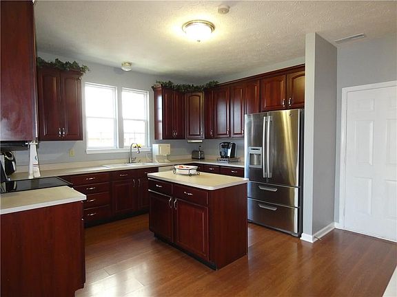 5th image of 1423 Aggie Ln