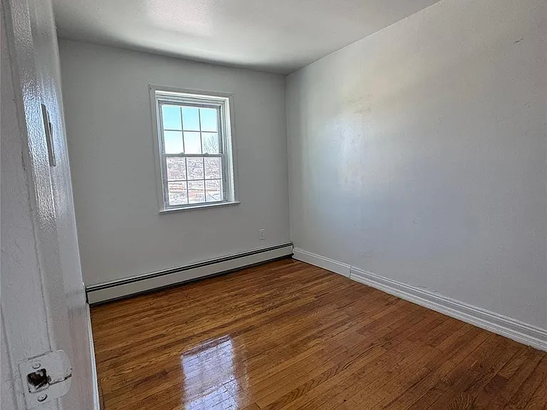 221 Woodland Ave — Photo 2