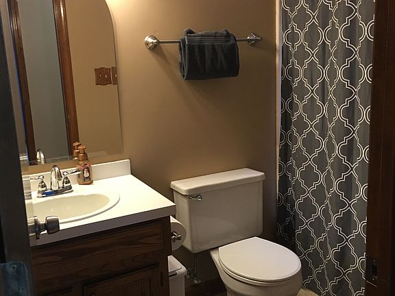 Main hall full bathroom