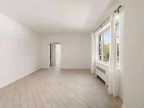 3rd image of 220 Pelham Road #2L