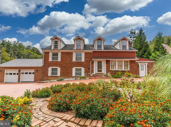 7287 Redd Rd, Falls Church, VA 22043