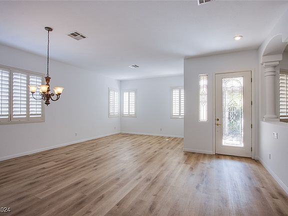 3rd image of 360 Vincents Hollow Cir