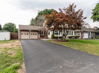 15 Birch Ln, Rochester, NY 14622