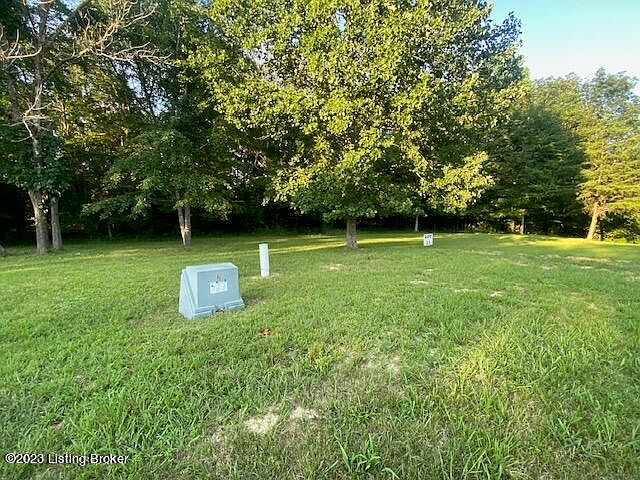 2nd image of 23 Mallard Pointe Rd