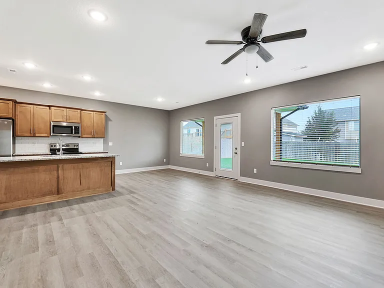 Open floorplan 
Living room, Kitchen and dining area