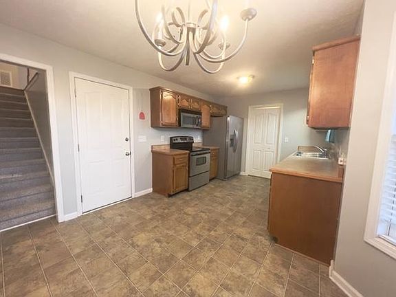 4th image of 746 Ellie Nat Dr