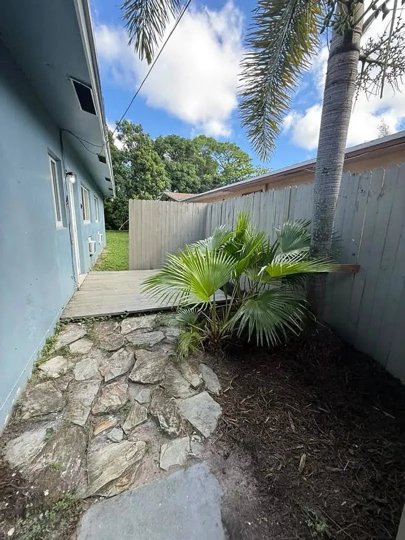 649 Ne 36th St 1-A-B Buy Rent Sell Now Llc — Photo 2