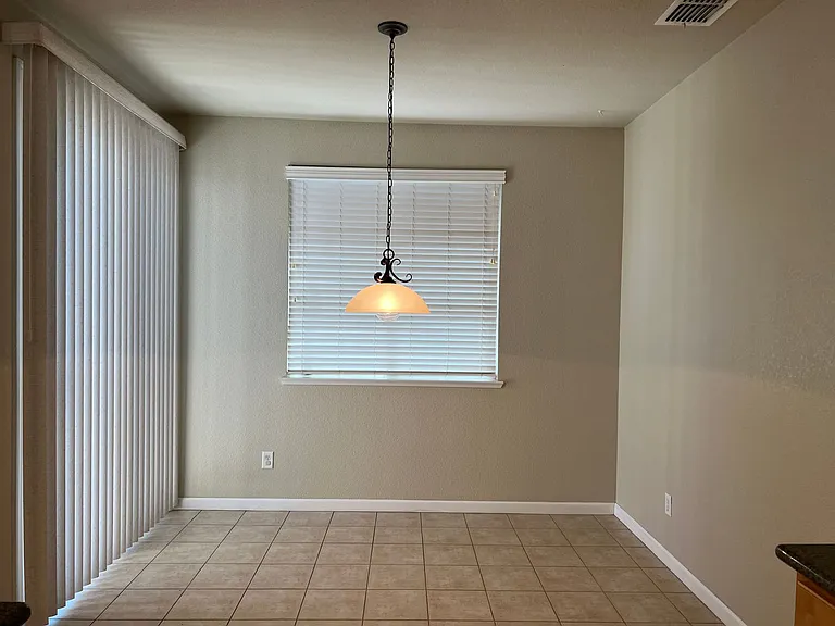 2338 Dunsley Cir — Photo 17