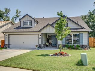 6701 S 20th Pl, Broken Arrow, OK 74012