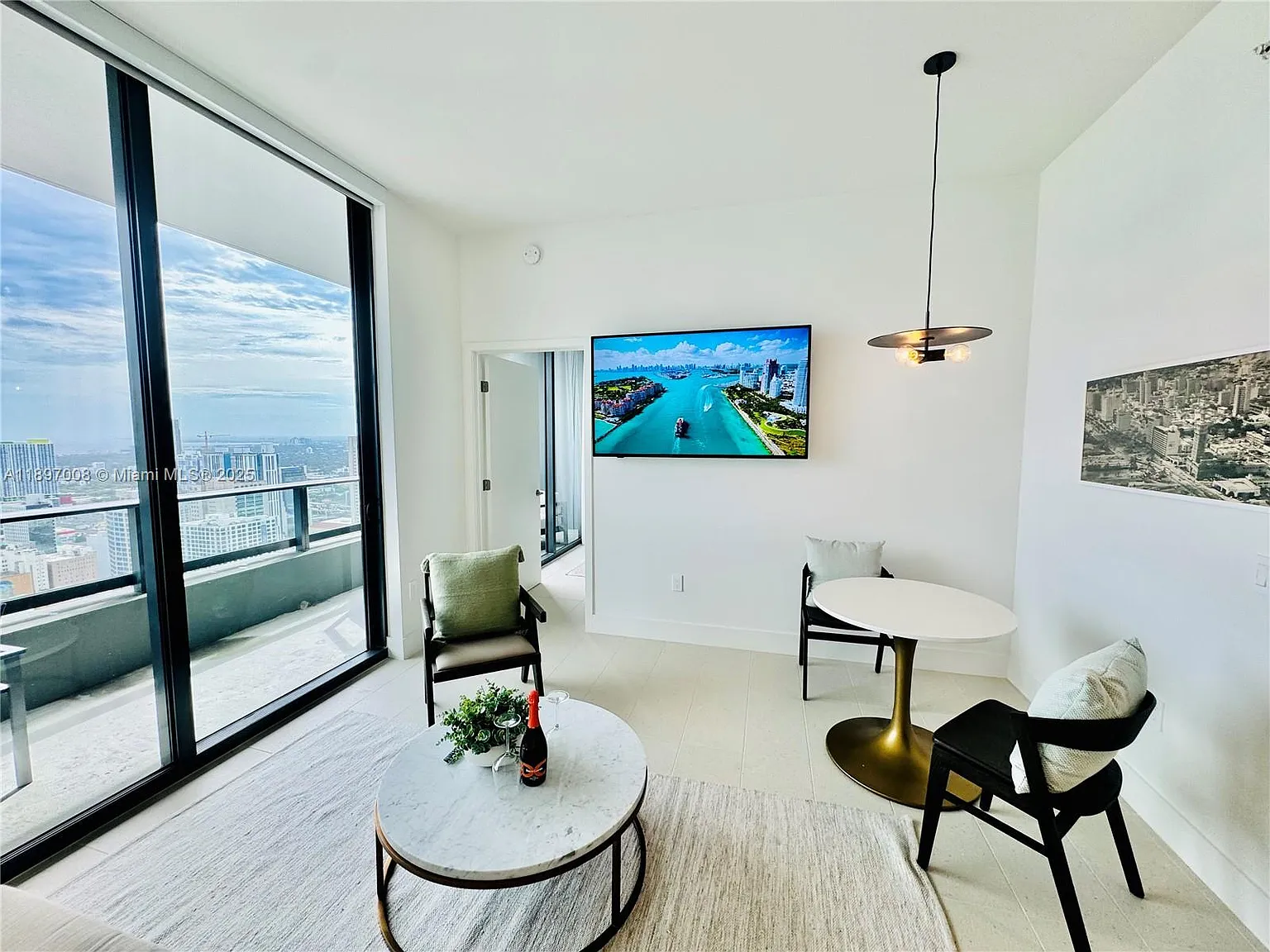 1 bed, 1.0 bath, 505 sqft, $4,900 — Photo 2