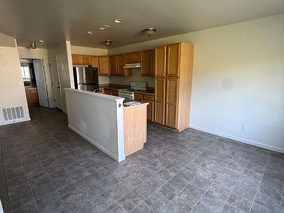 3rd image of 312 S 15th Ave APT 4
