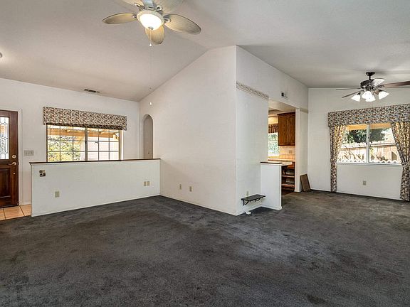 4th image of 19575 Flynn Ln