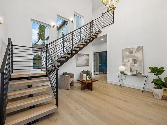3rd image of 3027 Brooklyndell Ave