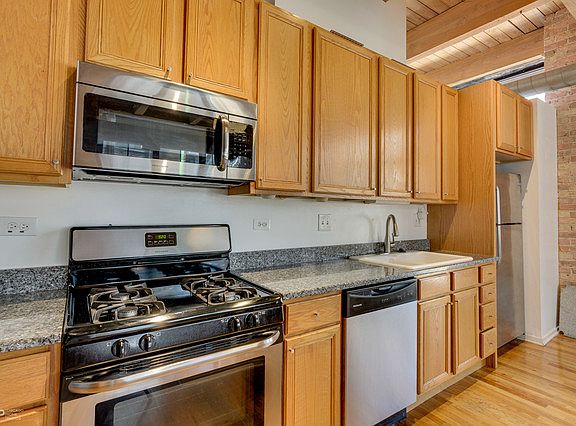 3rd image of 625 W Jackson Blvd APT 511