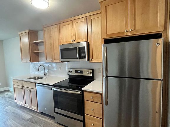 5th image of 2340 SE 50th Ave #28