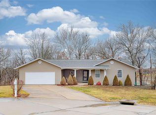 19 Cedar Knolls Ct, Weldon Spring, MO 63304