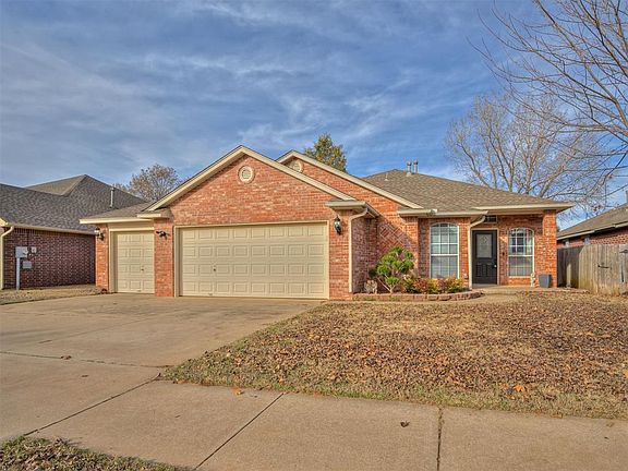 4th image of 1909 Fair Meadow Dr