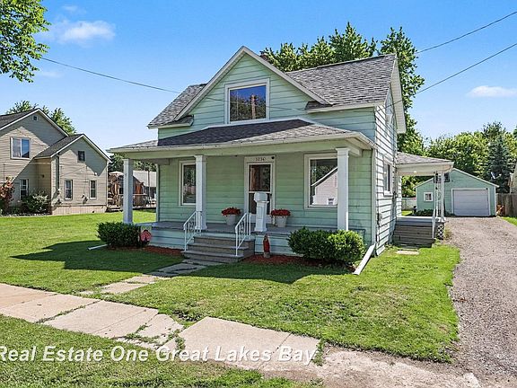 2nd image of 3236 Elm St
