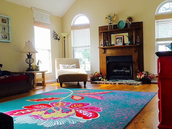 5th image of 221 Victor Ln