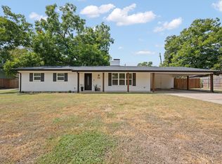 806 S Colonial Dr, Cleburne, TX 76033