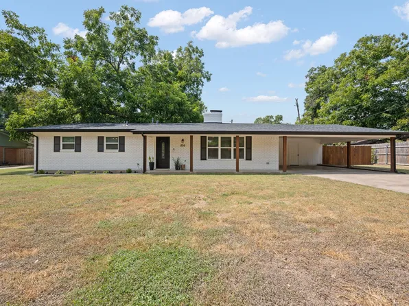 806 S Colonial Dr, Cleburne, TX 76033