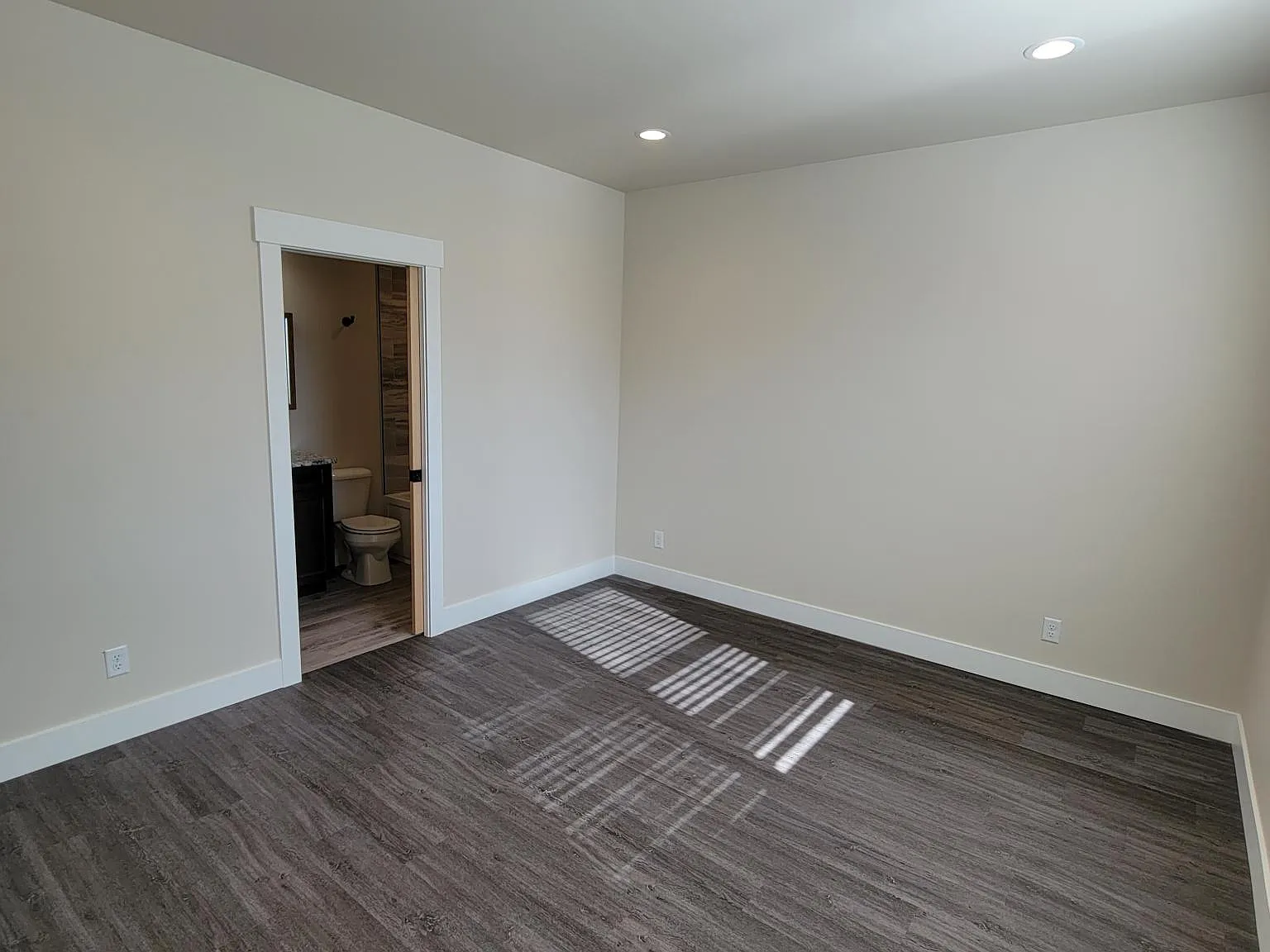 3 bed, 2.5 bath, 1370 sqft, $2,600 — Photo 2