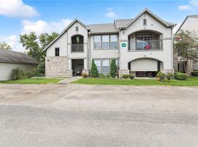 350 Emerald Forest Blvd