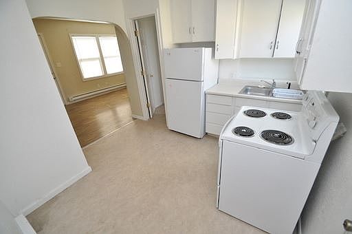 3rd image of 8321 E Knox Ave