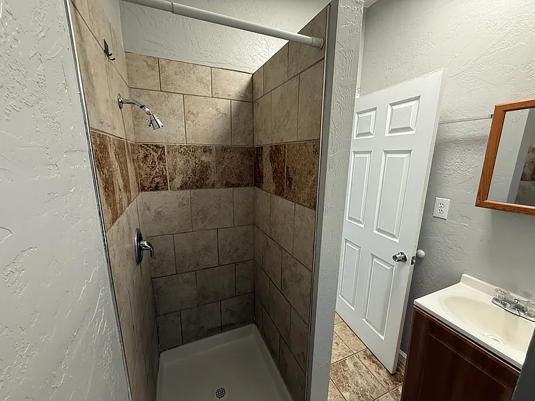 605 W 5th Ave #202 — Photo 9