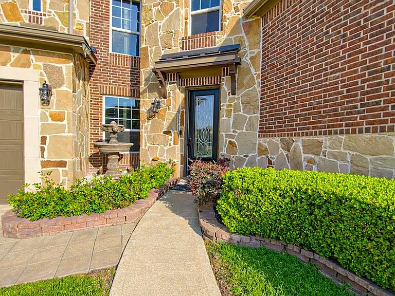 4415 Rolling Field Ln — Photo 3