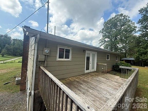 3rd image of 2005 Ada Williams Ln