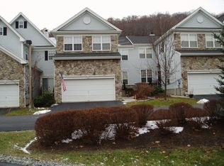 177 Woodlands Dr, Tuxedo Park, NY