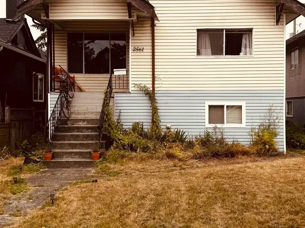 2561 McGill St, Vancouver, BC V5K 1G9