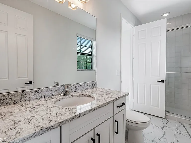 11604 Meadowrun Cir — Photo 33