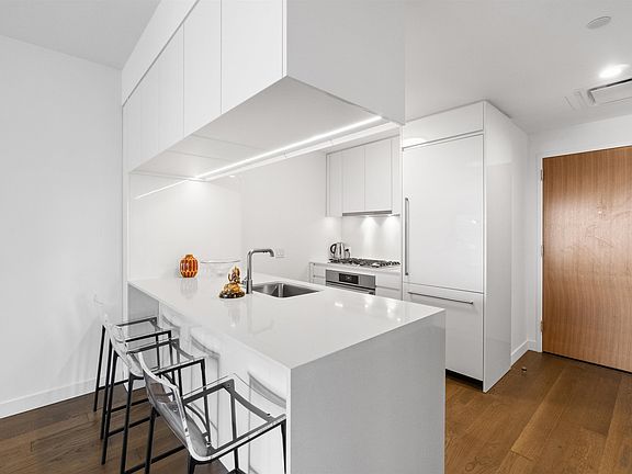 4th image of 99 Hudson St #2400