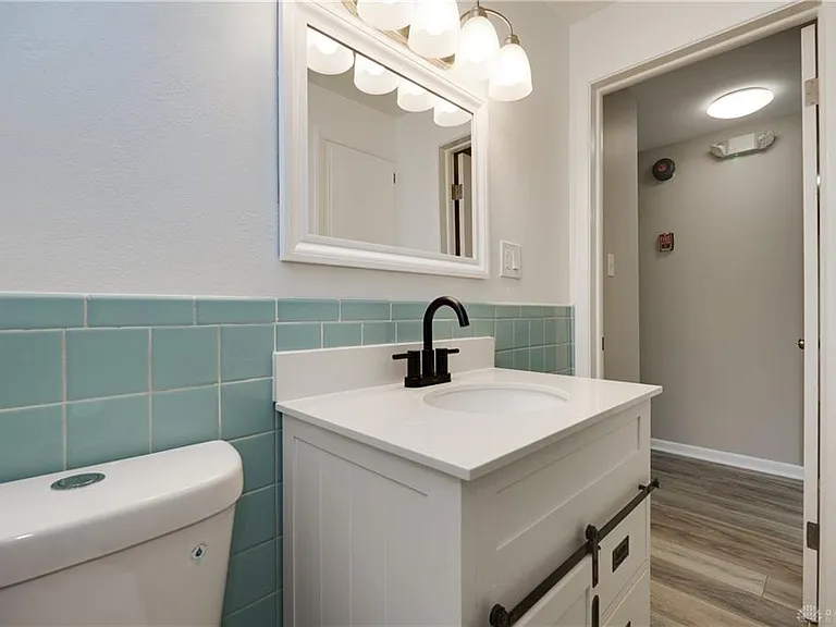 3433 Woodman Dr — Photo 21